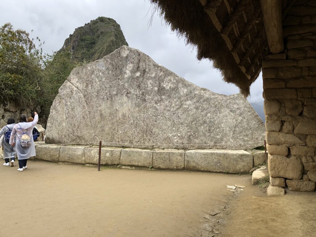 聖なる岩