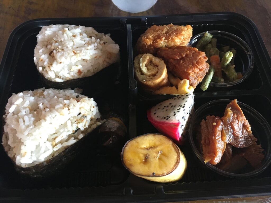 ツアー中の昼食のお弁当