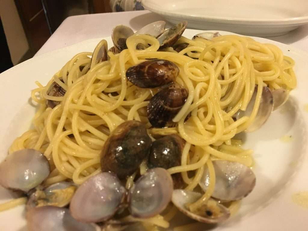 ヴェネツィアのトラットリアで食べたボンゴレ