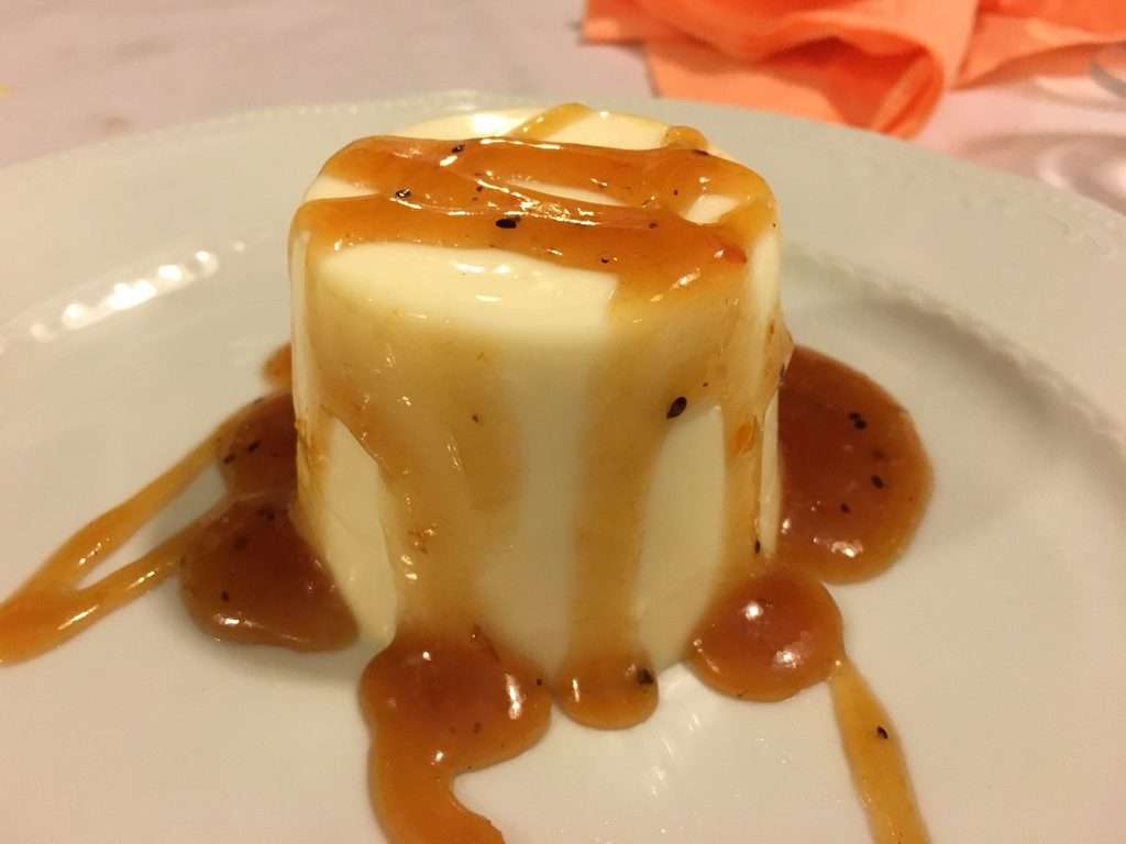 ヴェネツィアのトラットリアで食べたパンナコッタ